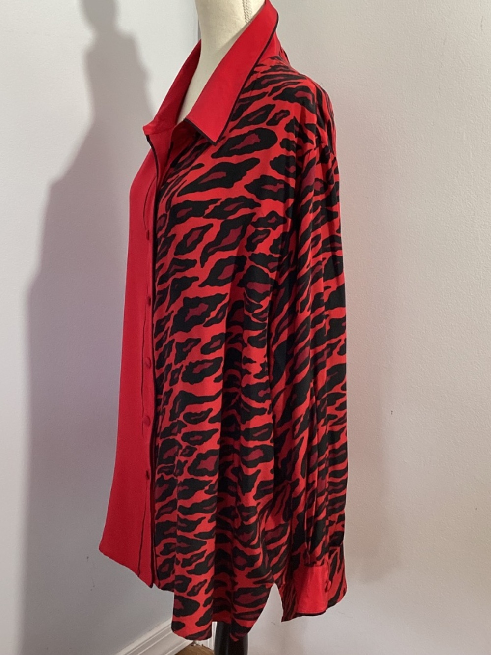 VTG BOB MACKIE WEARABLE ART 3X SILK RED BLACK BLOUSE ASYMMETRICAL ZIBRA PRINT - Picture 11 of 14